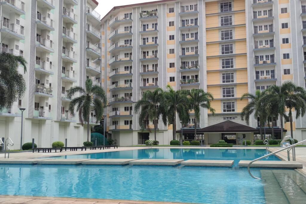 Cherolds Place Lovely 1 Bedroom Condo With Balcony Manila Kültér fotó