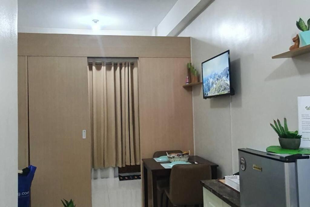 Cherolds Place Lovely 1 Bedroom Condo With Balcony Manila Kültér fotó